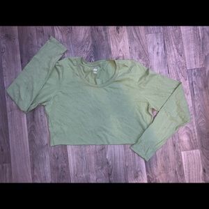 just your basic green cropped long sleeve💚🍏